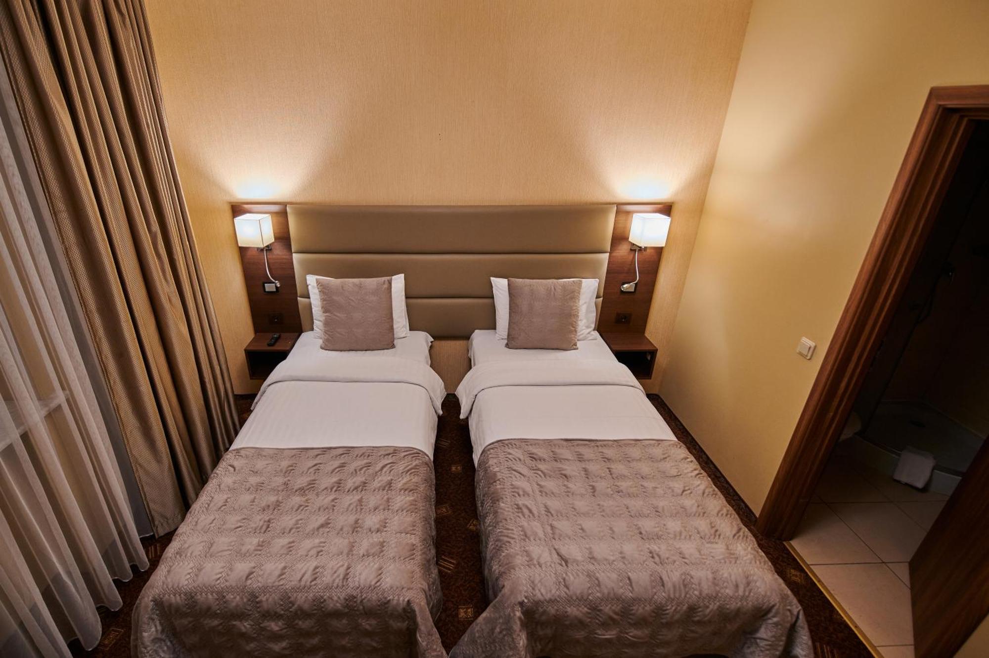 Olympus Hotel Каунас Екстер'єр фото