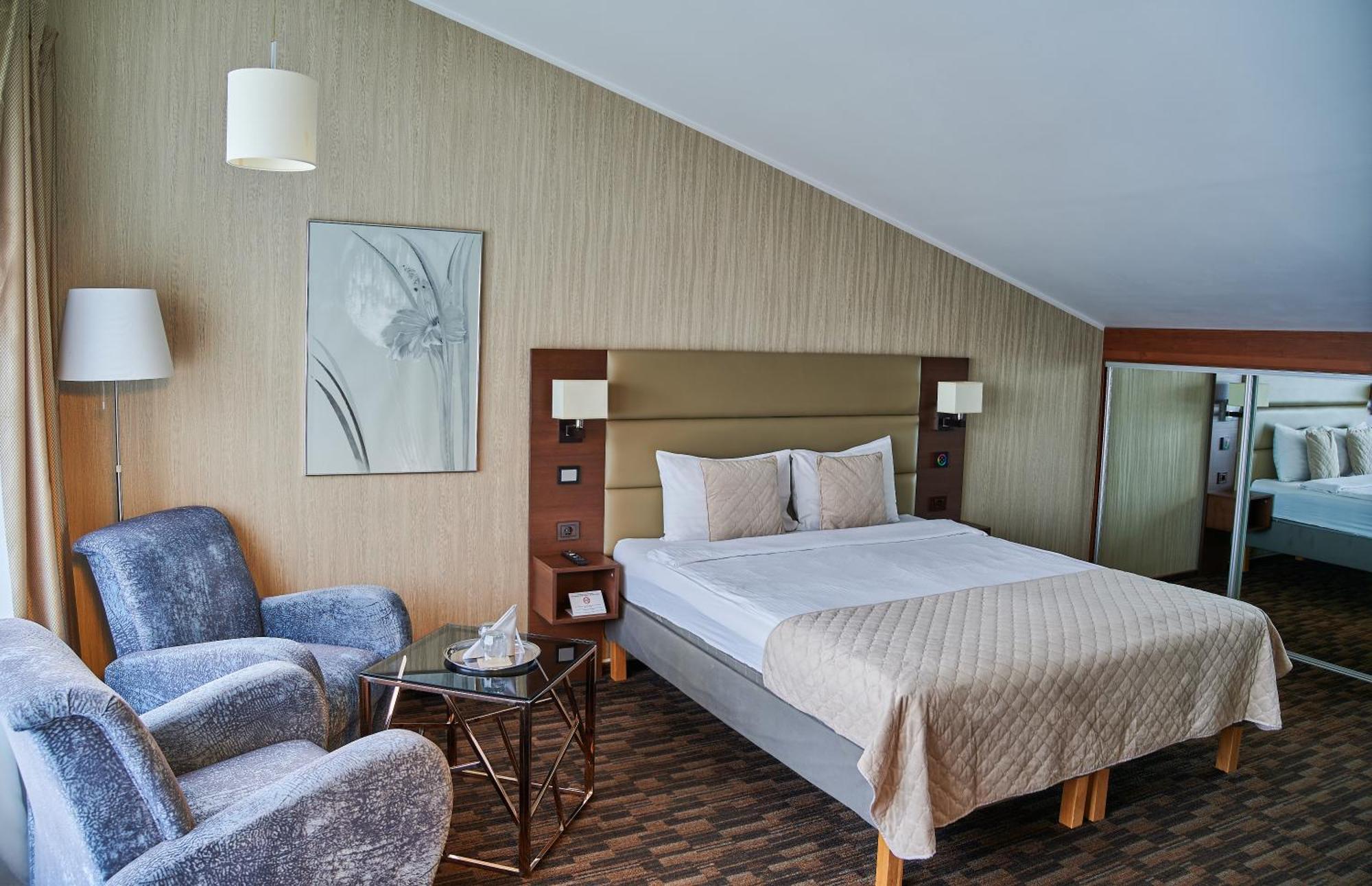Olympus Hotel Каунас Екстер'єр фото